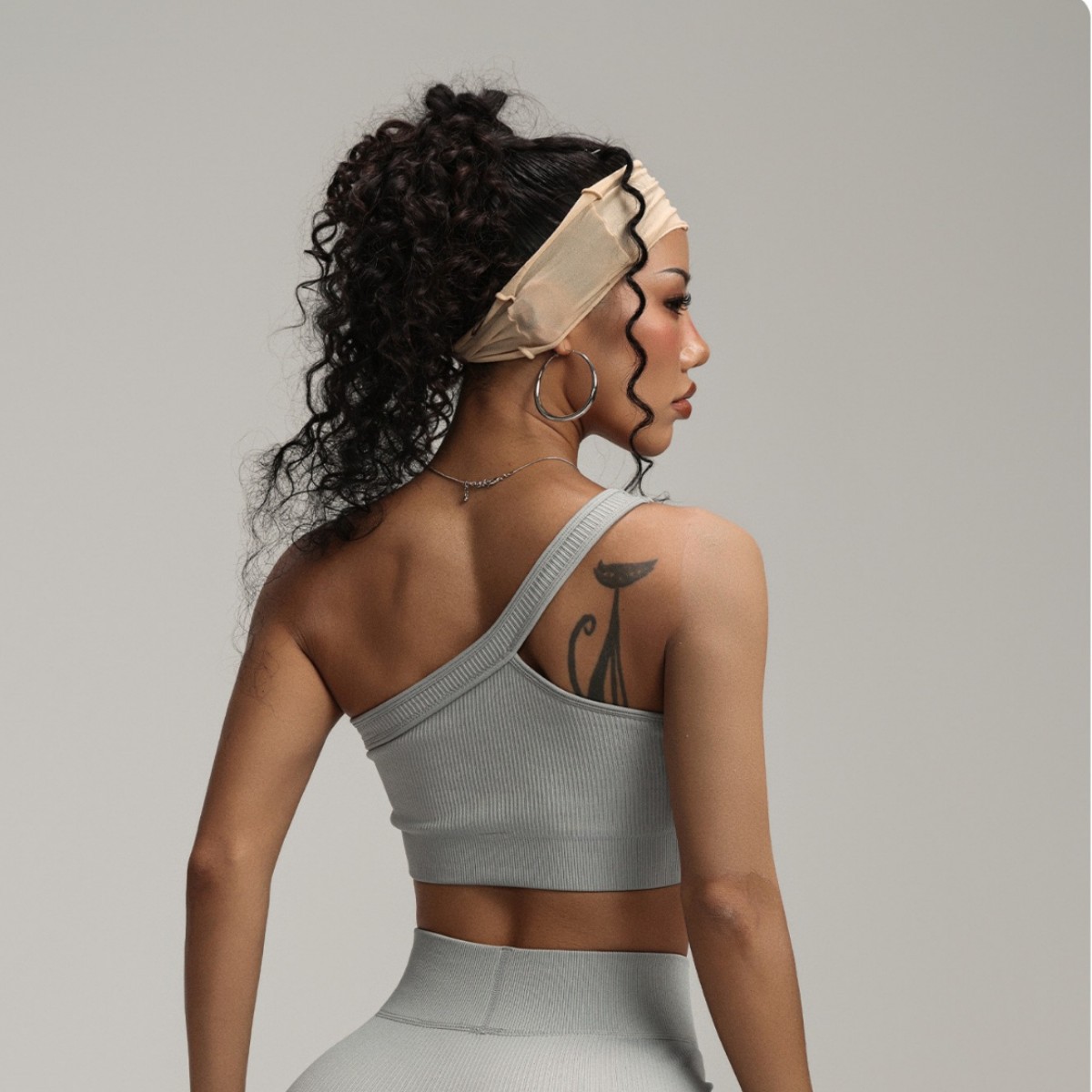 여성용 원숄더 리브드 스포츠 브라 섹시 비대칭 스트랩  - Seamless Ribbed Workout Tank Top 리뷰 및 가격